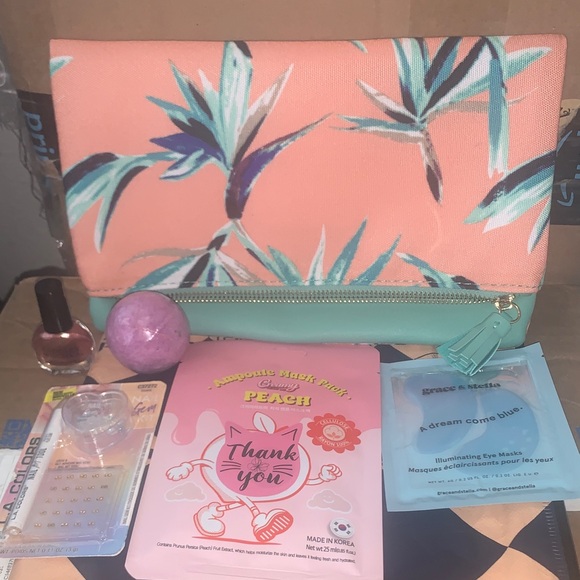 Rachel Pally Peach and Teal Leaf Clutch and beauty items 6 pcs - Picture 3 of 4